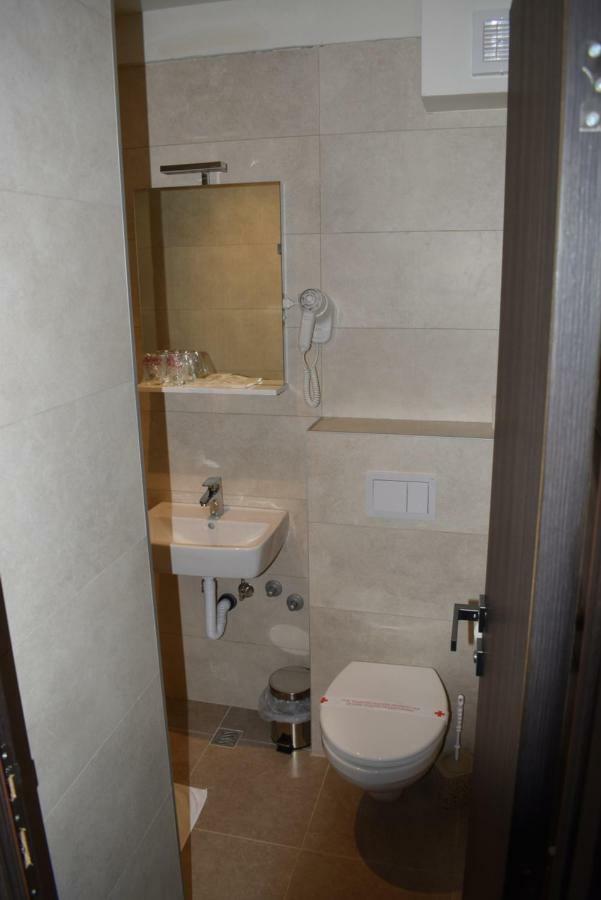 Hotel Zlatni Bor Sokolac  Экстерьер фото