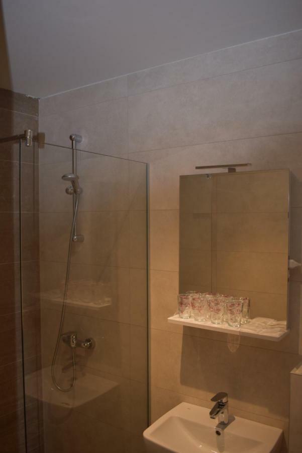 Hotel Zlatni Bor Sokolac  Экстерьер фото