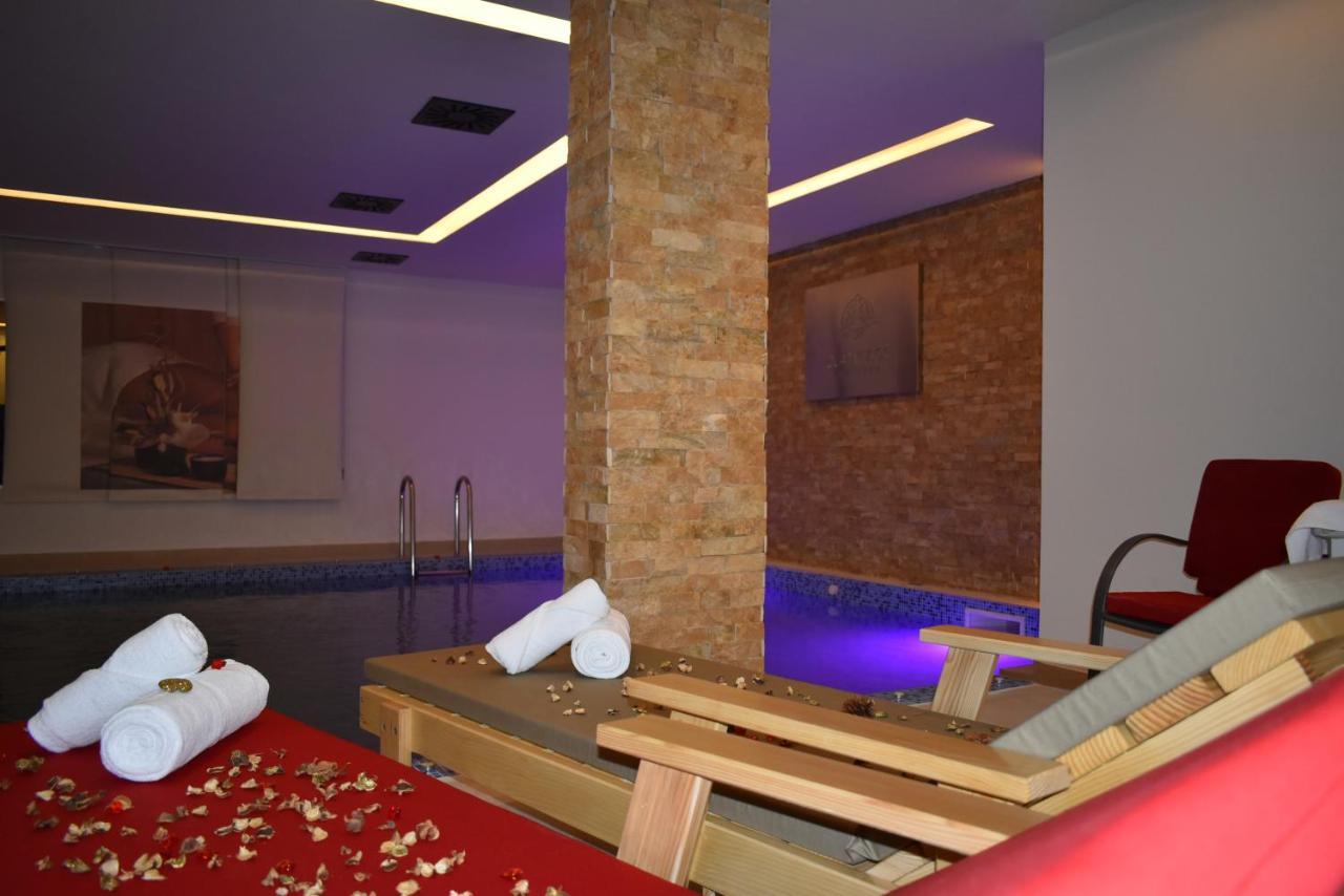 Hotel Zlatni Bor Sokolac  Экстерьер фото